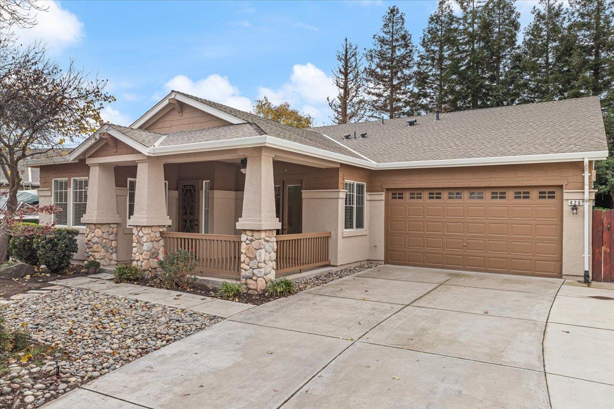 426 Treecrest Cir, Oakdale, CA 95361