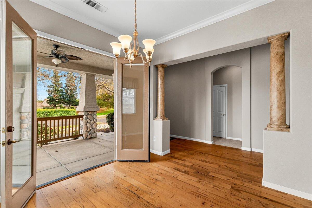 426 Treecrest Cir, Oakdale, CA 95361