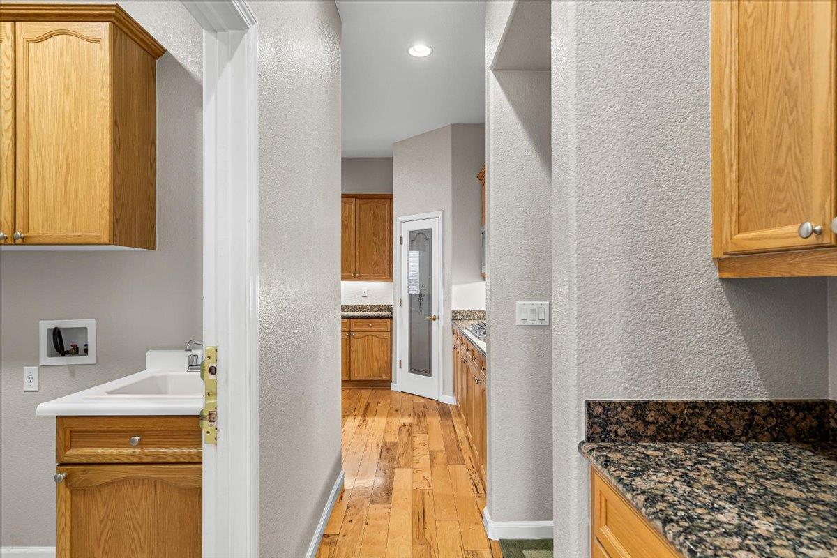 426 Treecrest Cir, Oakdale, CA 95361