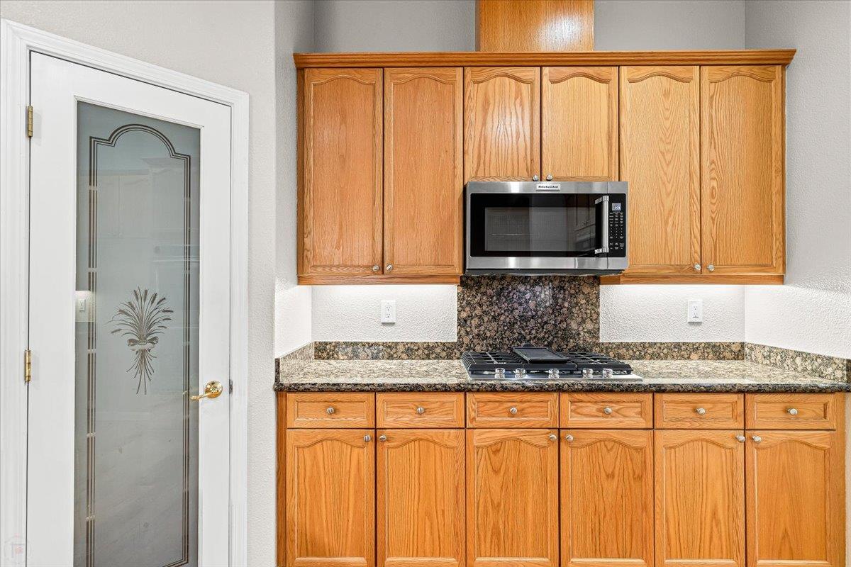 426 Treecrest Cir, Oakdale, CA 95361