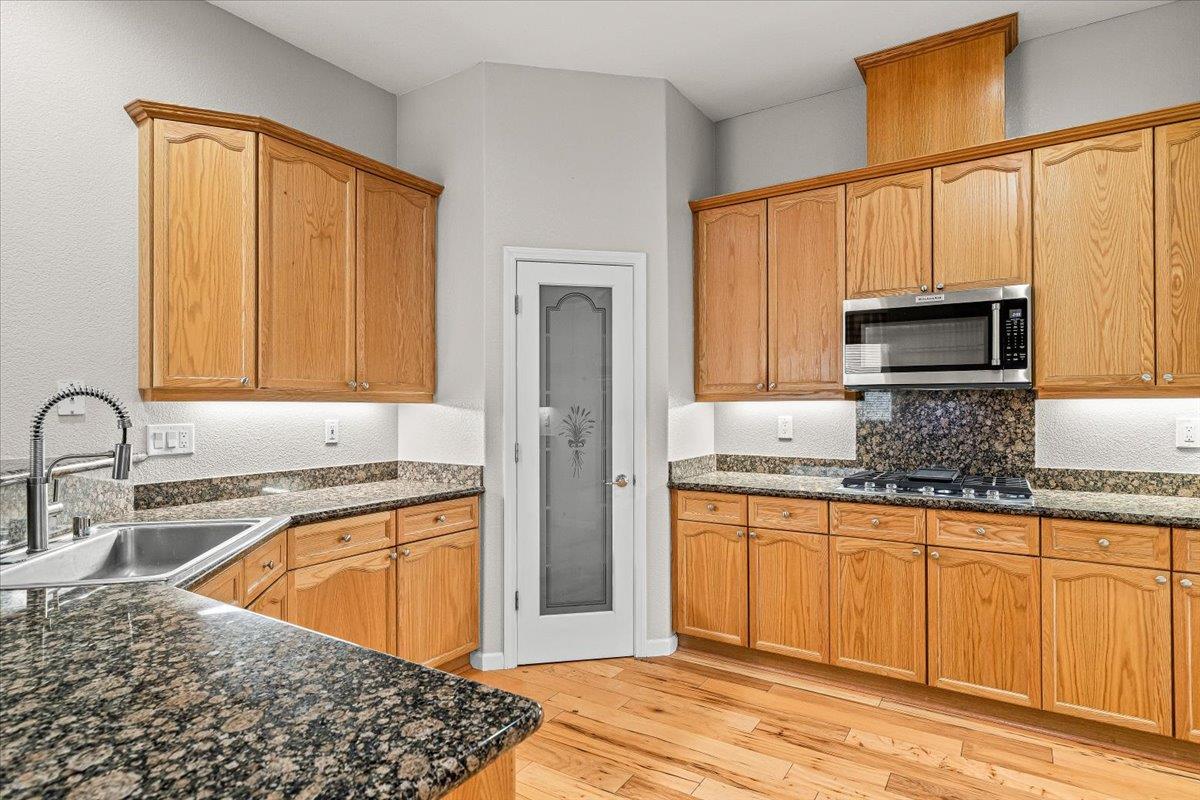 426 Treecrest Cir, Oakdale, CA 95361