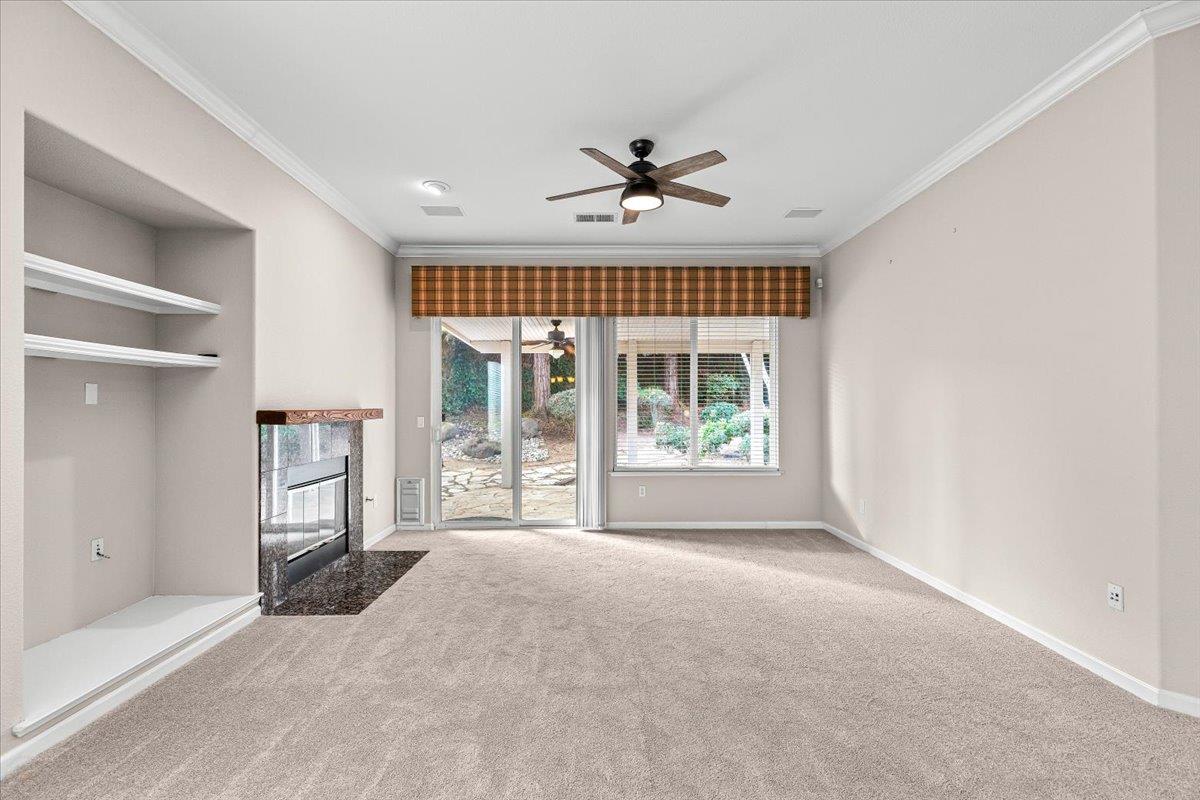 426 Treecrest Cir, Oakdale, CA 95361