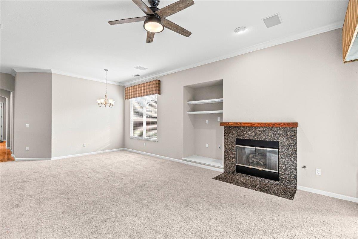 426 Treecrest Cir, Oakdale, CA 95361