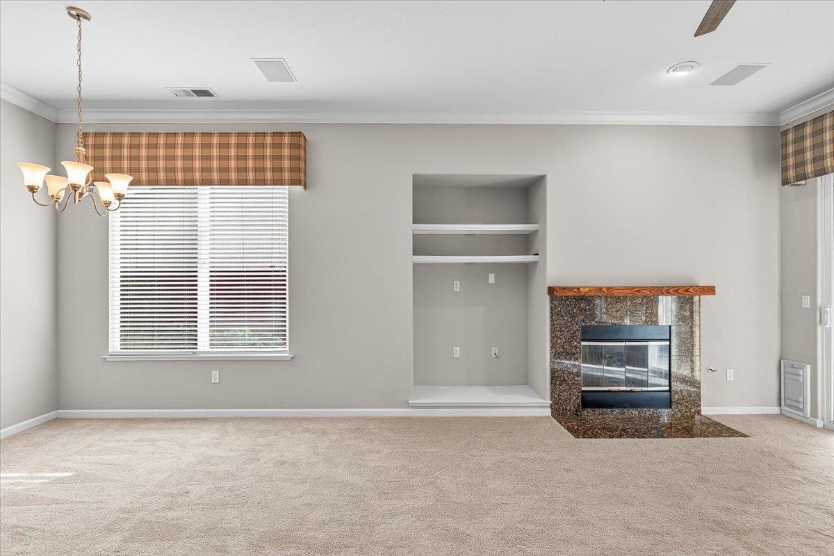 426 Treecrest Cir, Oakdale, CA 95361