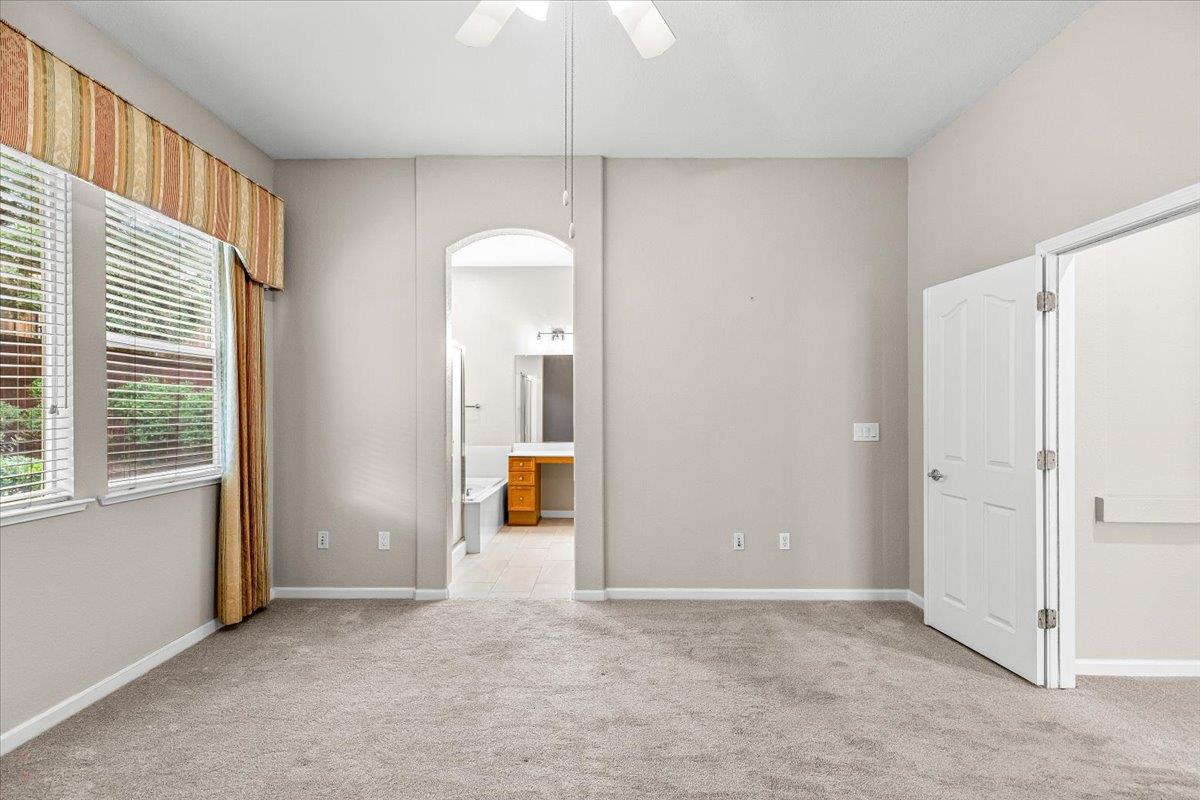 426 Treecrest Cir, Oakdale, CA 95361