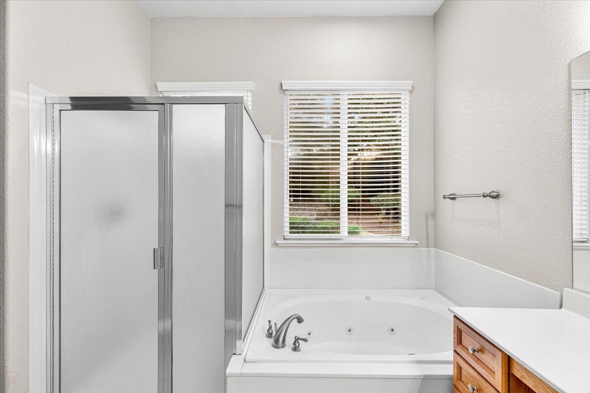 426 Treecrest Cir, Oakdale, CA 95361