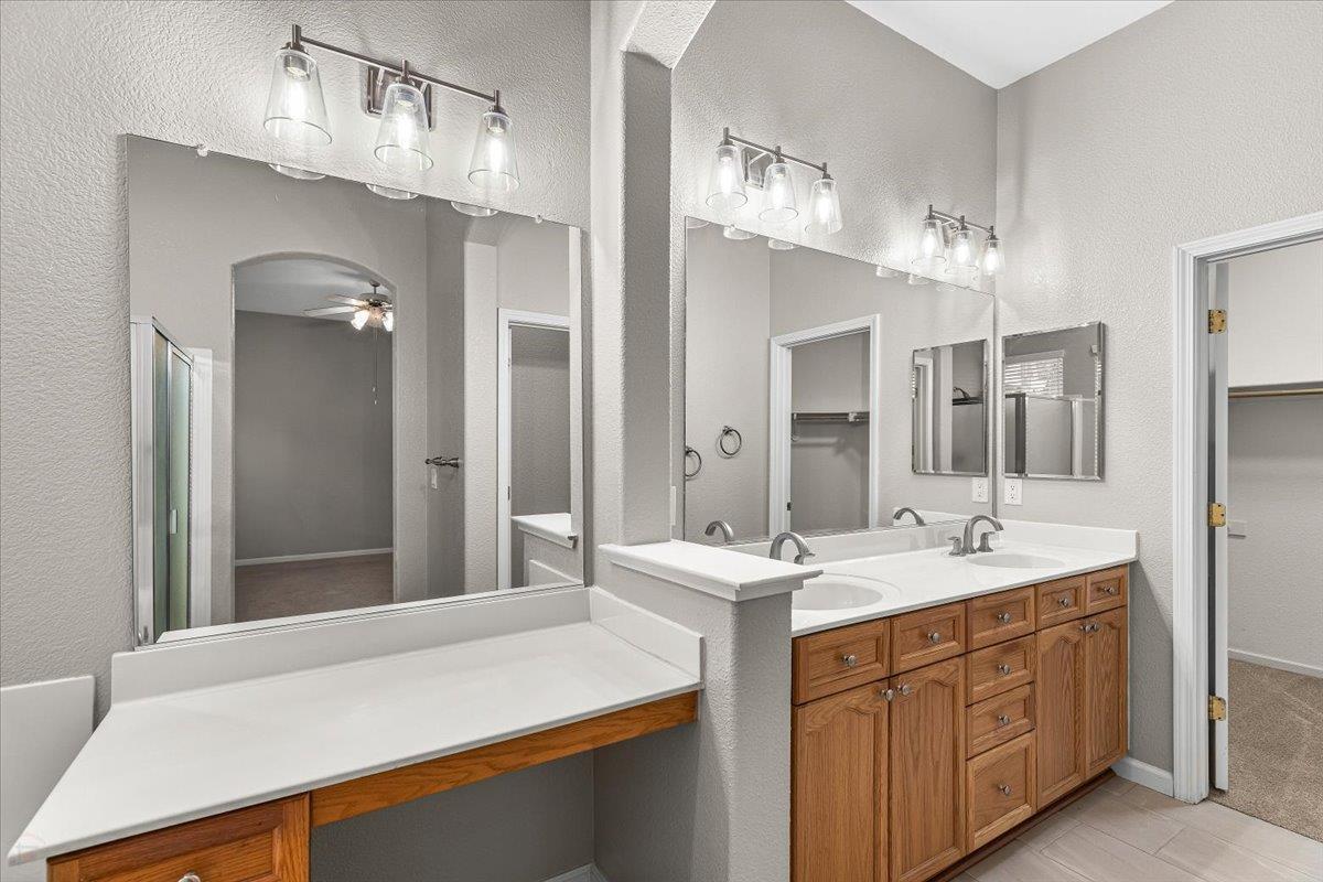 426 Treecrest Cir, Oakdale, CA 95361