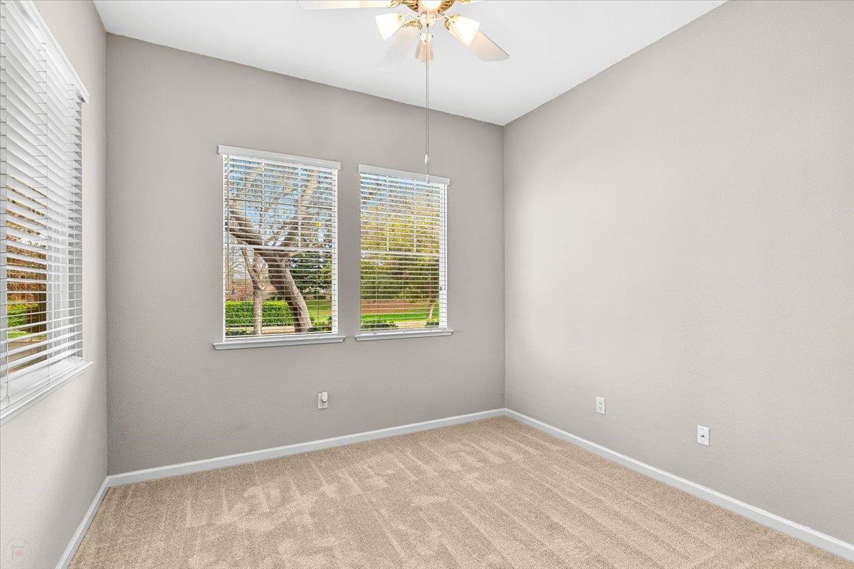 426 Treecrest Cir, Oakdale, CA 95361