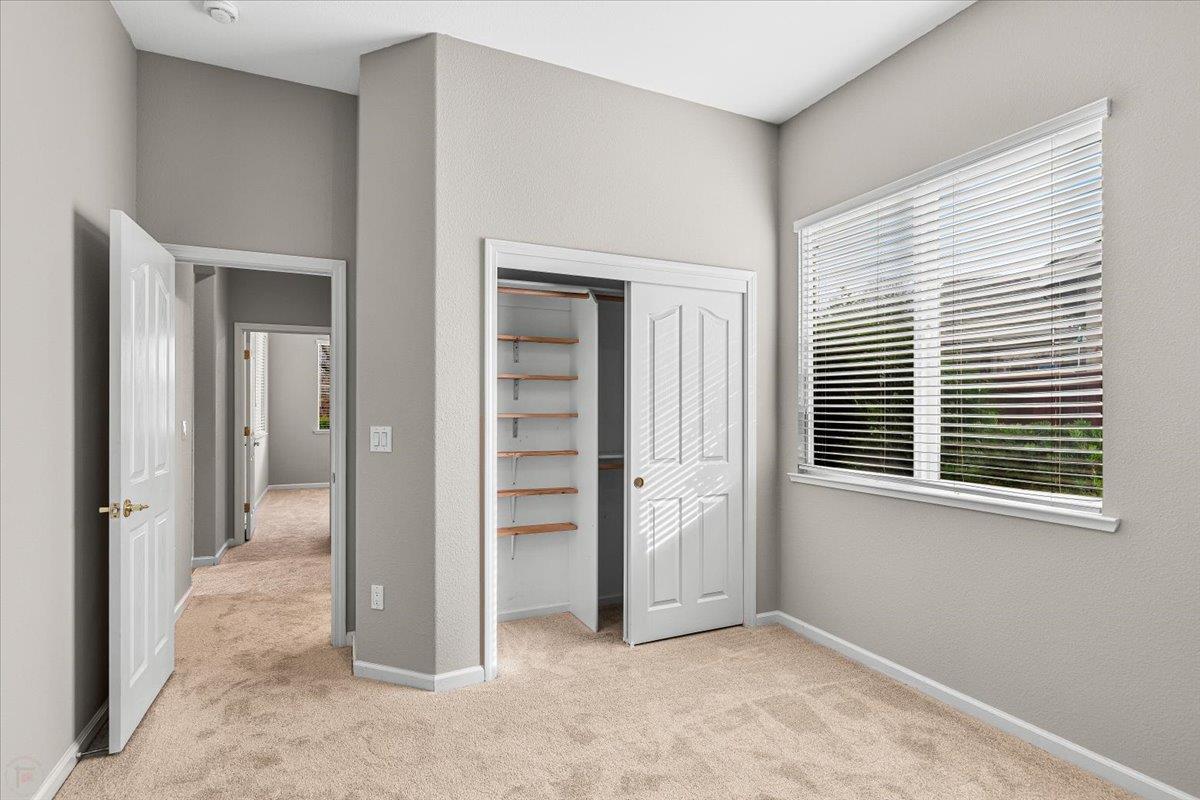 426 Treecrest Cir, Oakdale, CA 95361