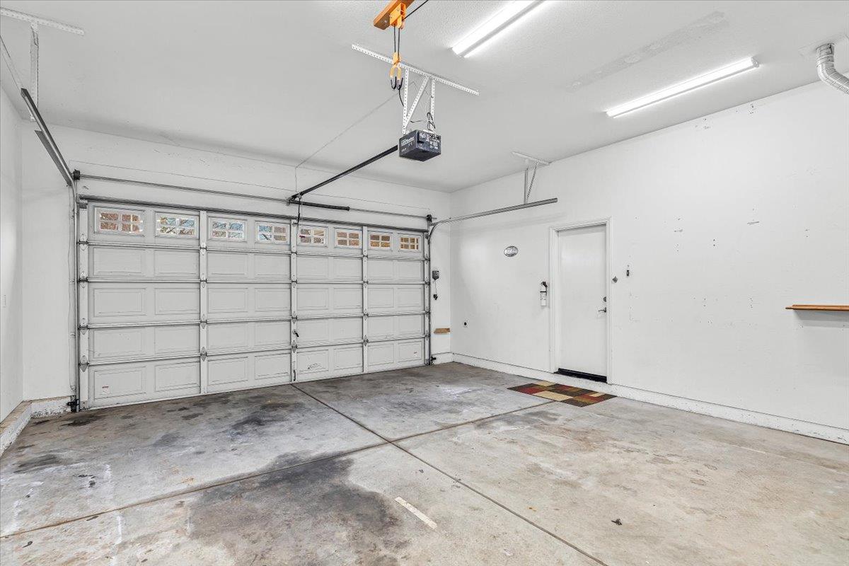 426 Treecrest Cir, Oakdale, CA 95361