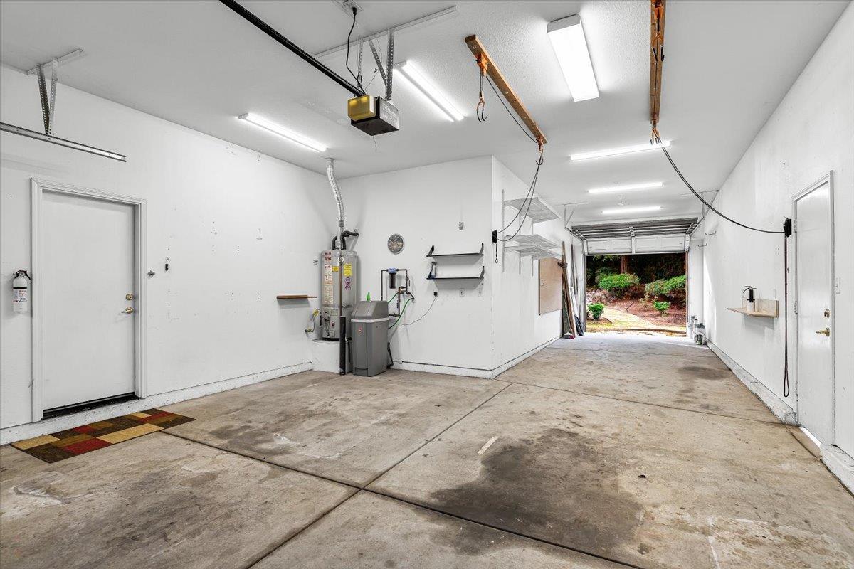 426 Treecrest Cir, Oakdale, CA 95361