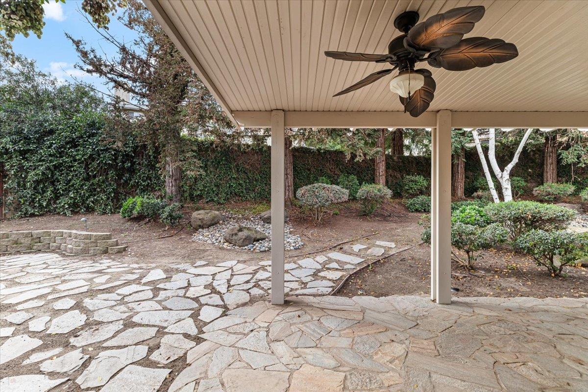 426 Treecrest Cir, Oakdale, CA 95361