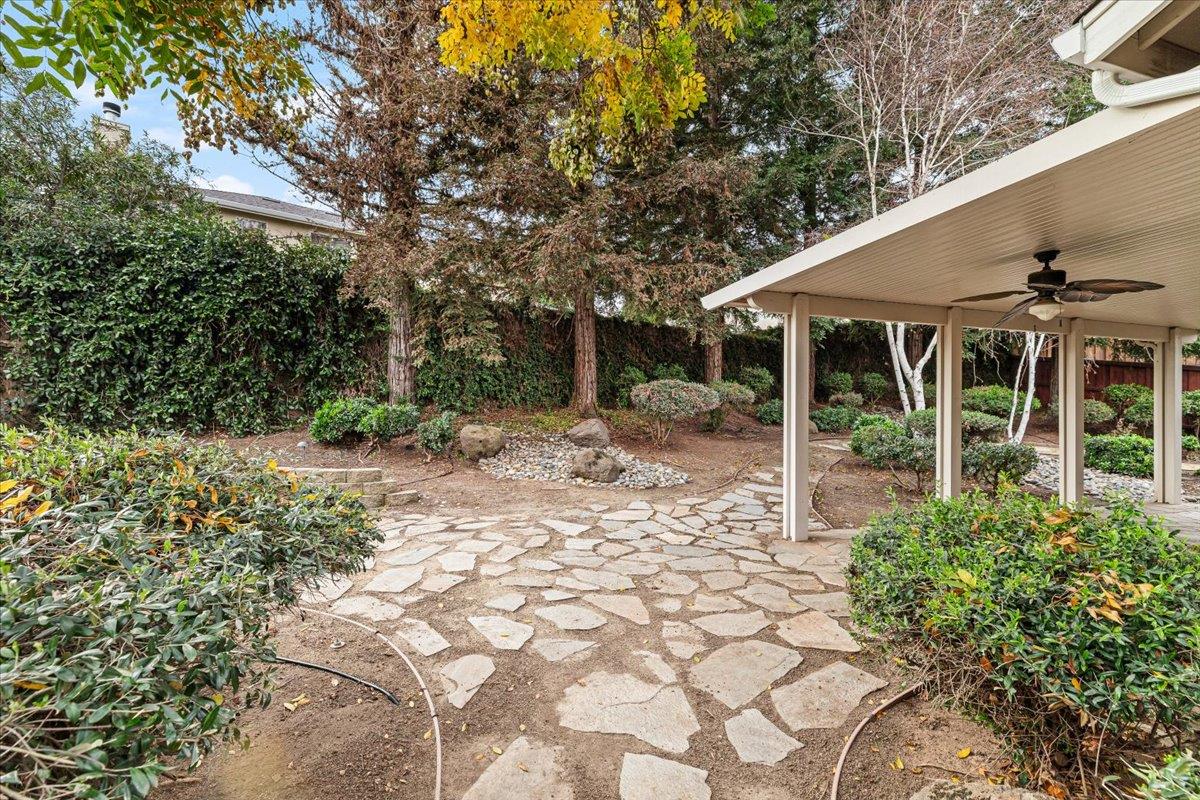 426 Treecrest Cir, Oakdale, CA 95361