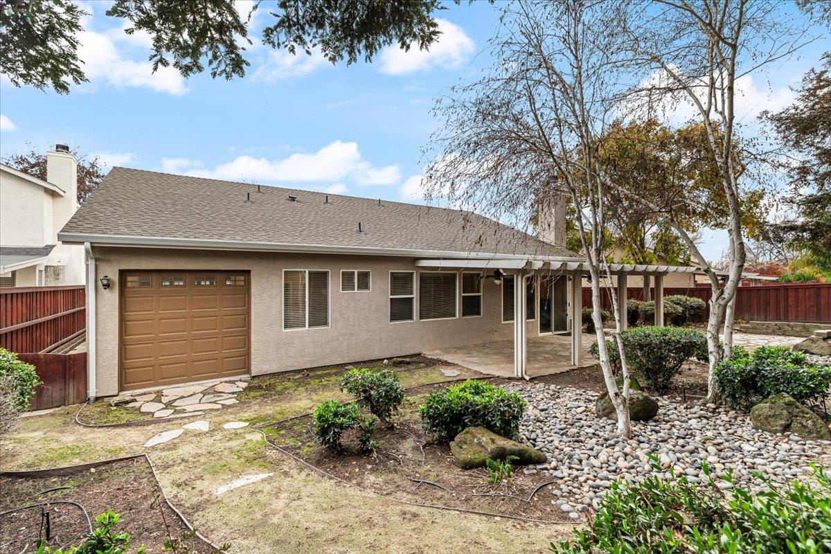 426 Treecrest Cir, Oakdale, CA 95361