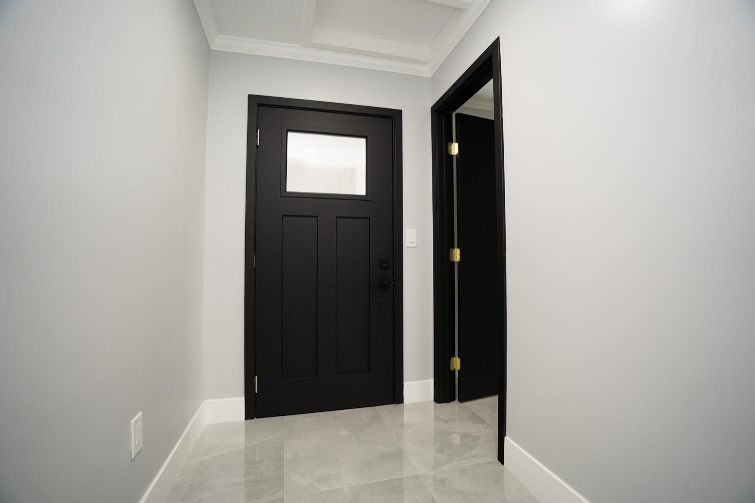 1922 N Adams St, Tulare, CA 93274