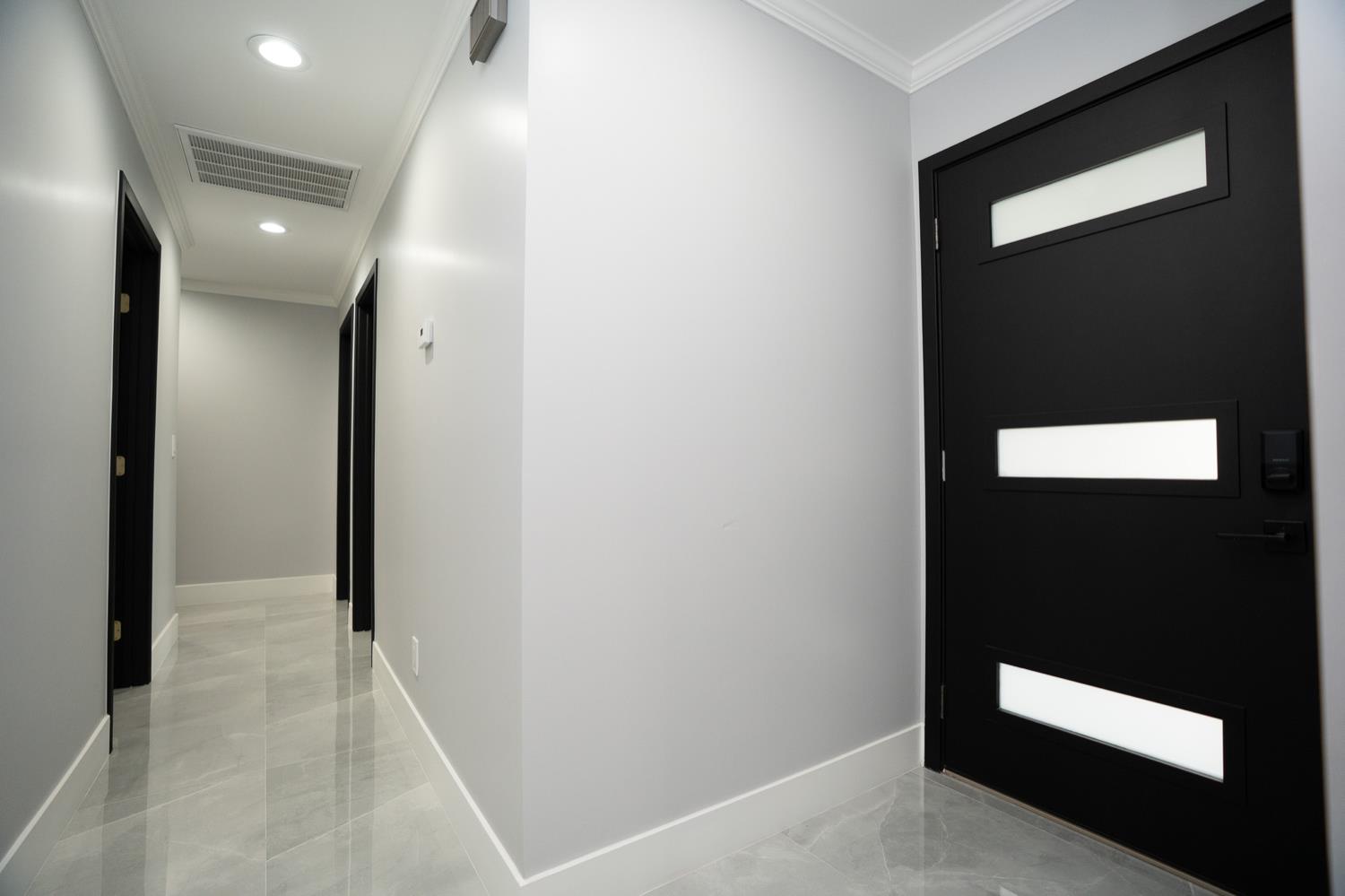 1922 N Adams St, Tulare, CA 93274