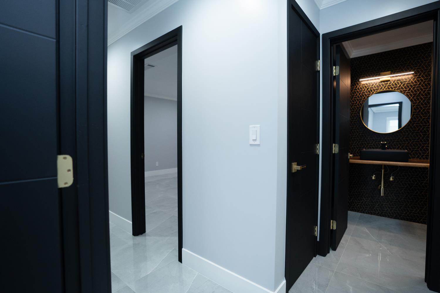 1922 N Adams St, Tulare, CA 93274