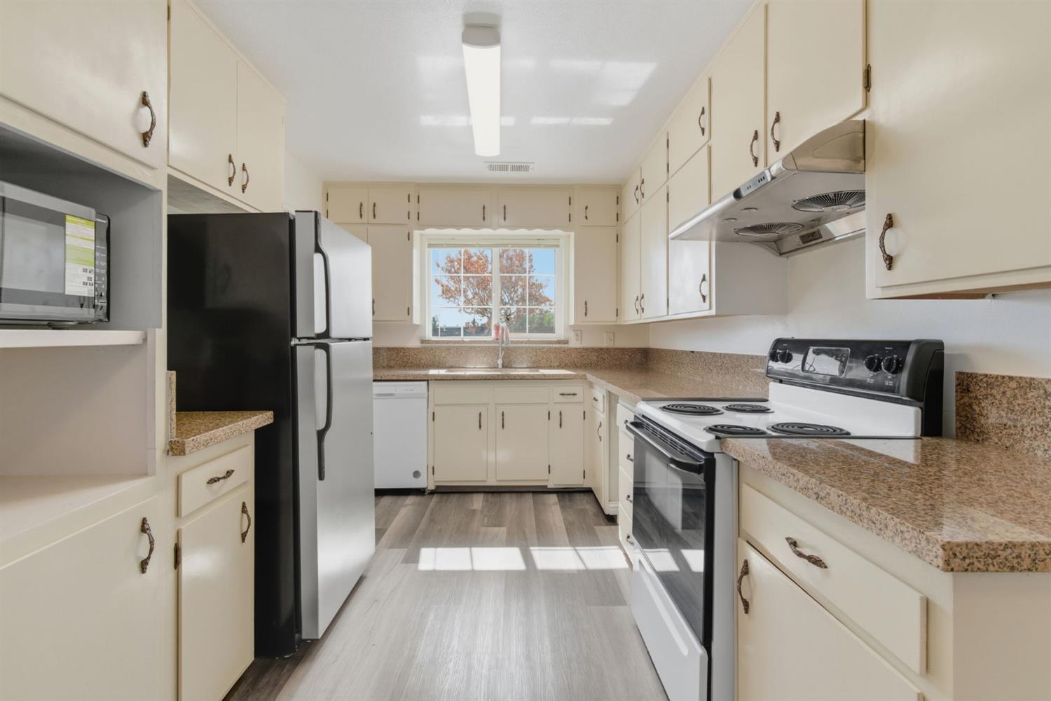 7140 Jones Rd, Winton, CA 95388