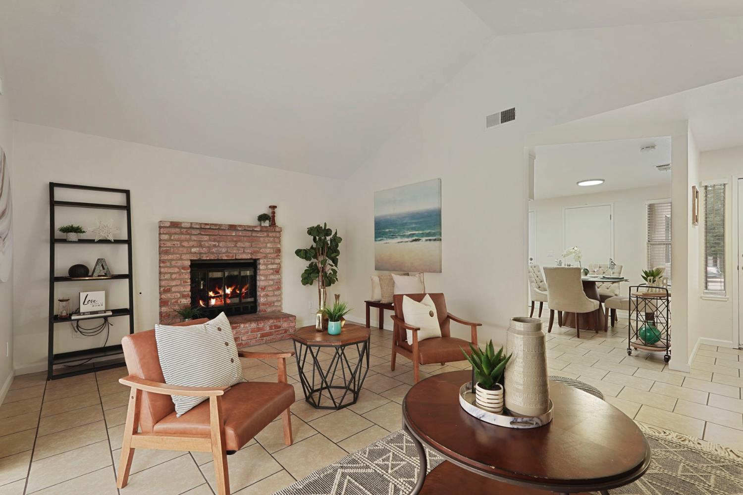 961 Countryside Dr, Turlock, CA 95380