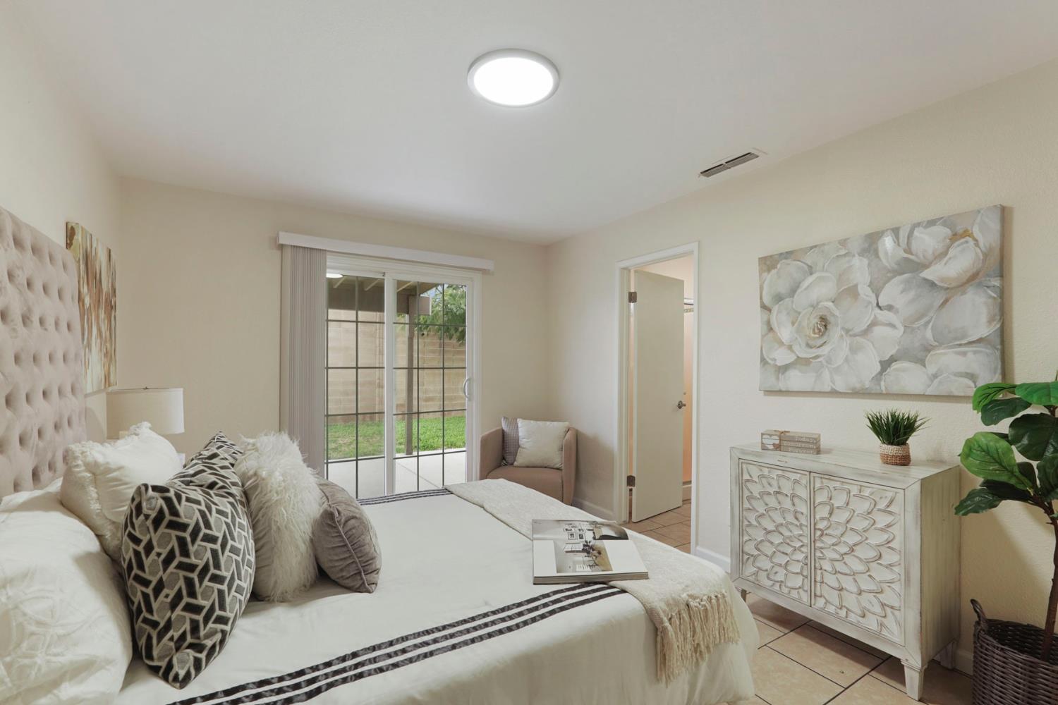 961 Countryside Dr, Turlock, CA 95380