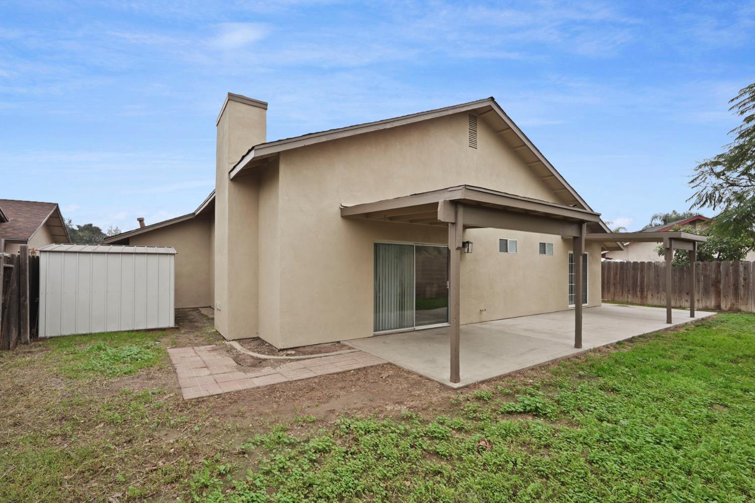 961 Countryside Dr, Turlock, CA 95380