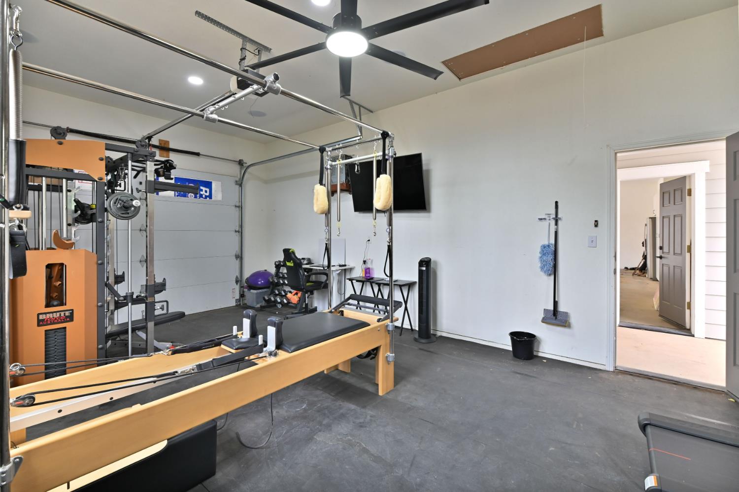 11038 Victory Ave, Oakdale, CA 95361