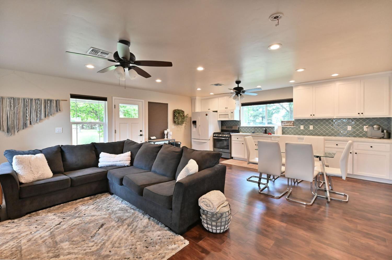 11038 Victory Ave, Oakdale, CA 95361