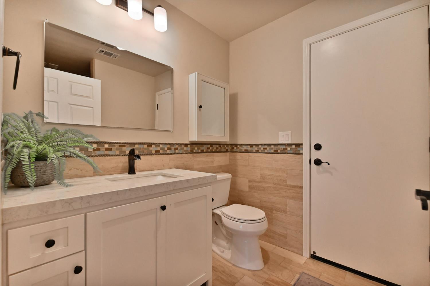 11038 Victory Ave, Oakdale, CA 95361