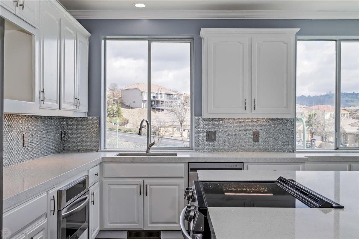 1046 Shoreline Dr, Copperopolis, CA 95228