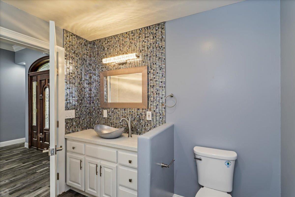 1046 Shoreline Dr, Copperopolis, CA 95228