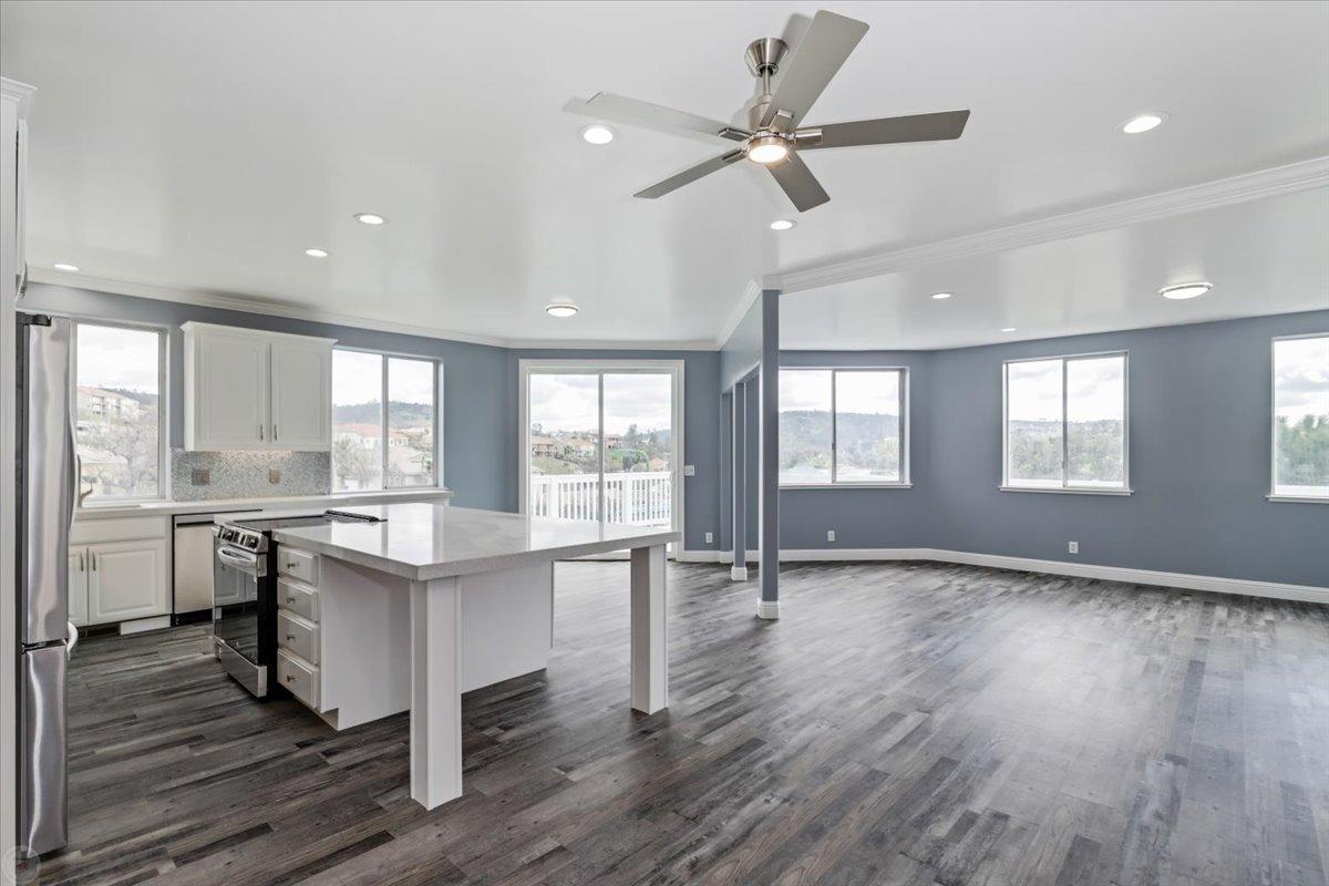 1046 Shoreline Dr, Copperopolis, CA 95228