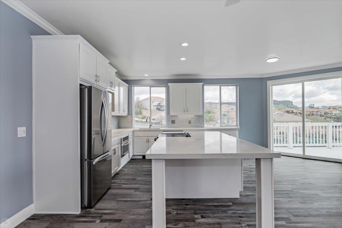 1046 Shoreline Dr, Copperopolis, CA 95228