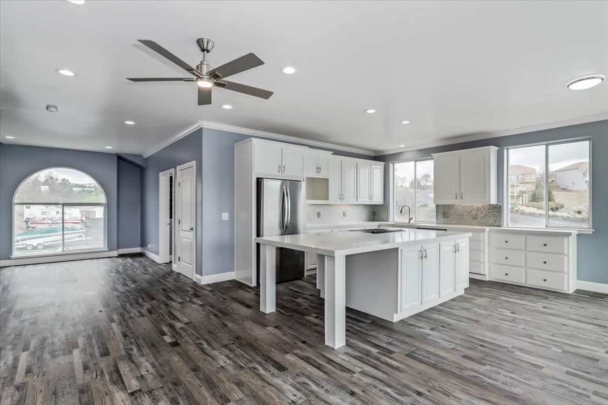 1046 Shoreline Dr, Copperopolis, CA 95228