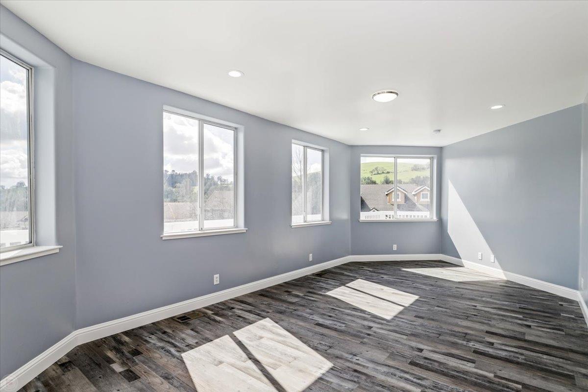 1046 Shoreline Dr, Copperopolis, CA 95228