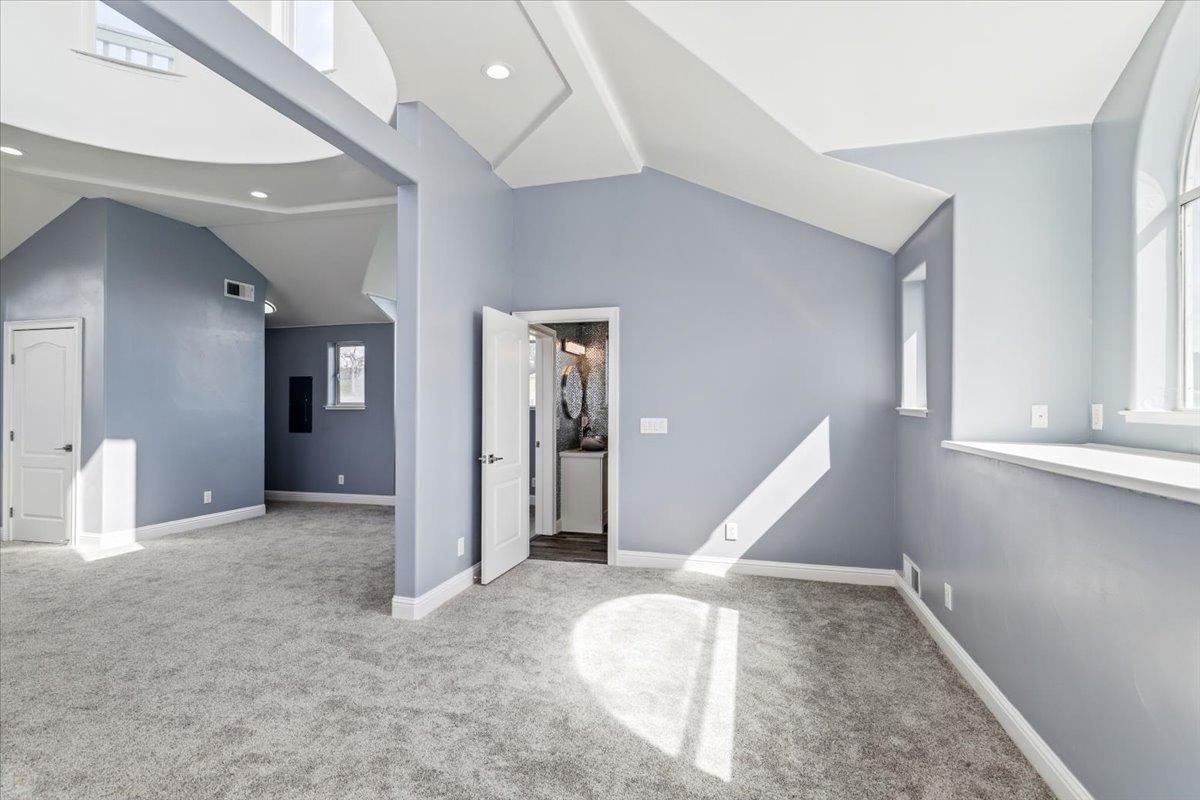 1046 Shoreline Dr, Copperopolis, CA 95228