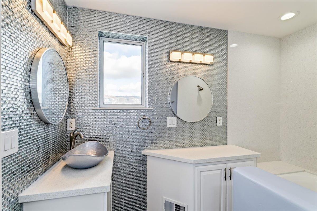 1046 Shoreline Dr, Copperopolis, CA 95228