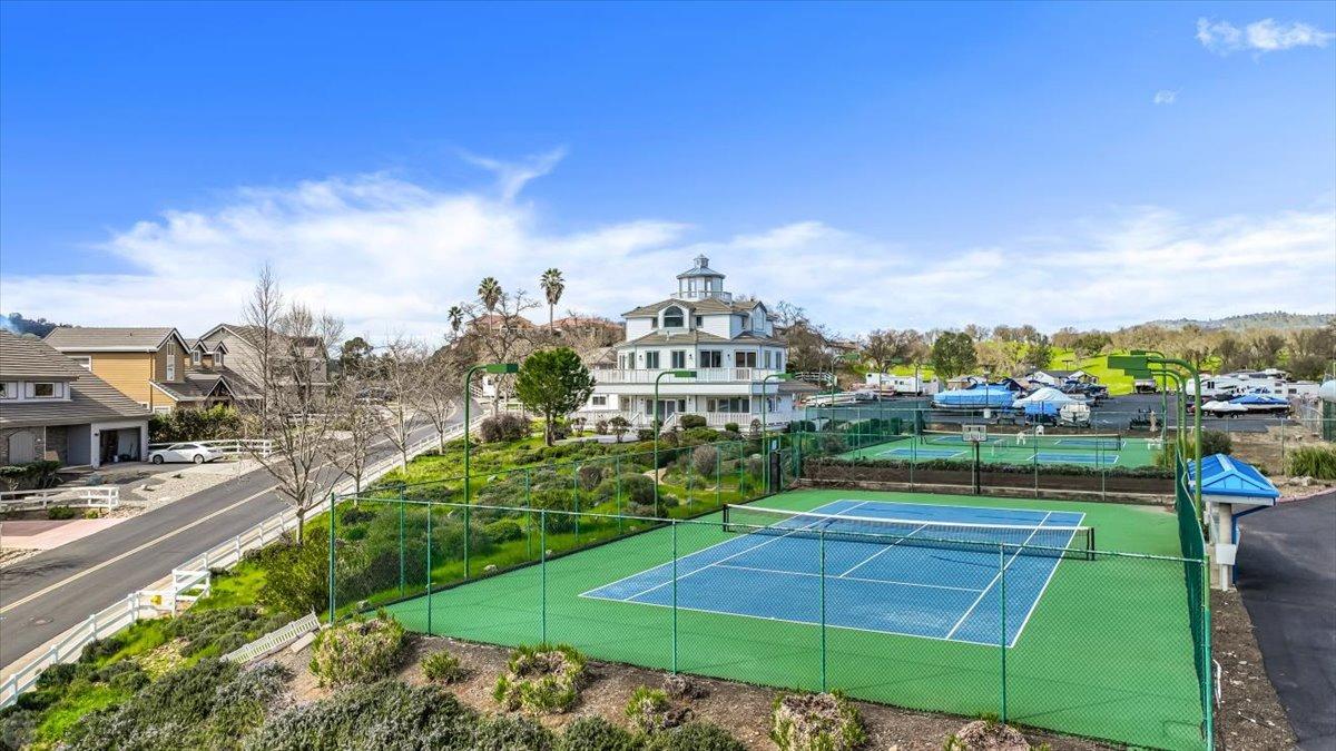 1046 Shoreline Dr, Copperopolis, CA 95228