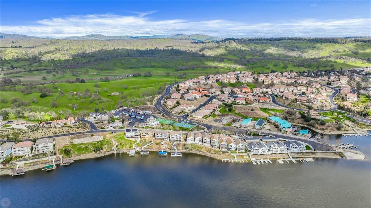 1046 Shoreline Dr, Copperopolis, CA 95228