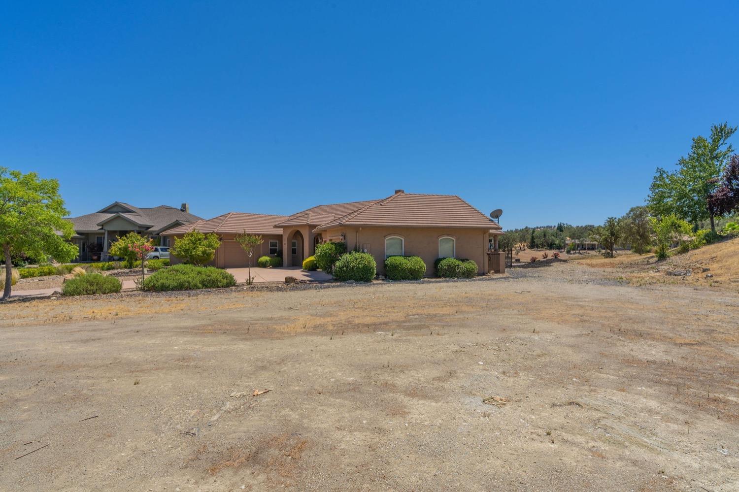 10 Flagstone Ct, Copperopolis, CA 95228