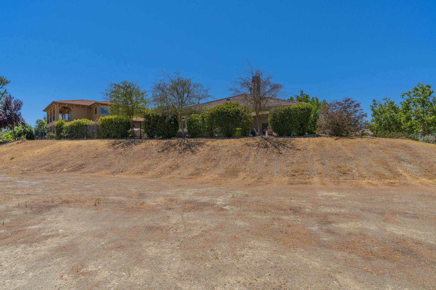 10 Flagstone Ct, Copperopolis, CA 95228