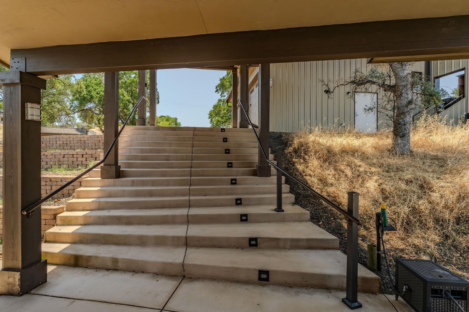 1436 Papoose Dr, Copperopolis, CA 95228