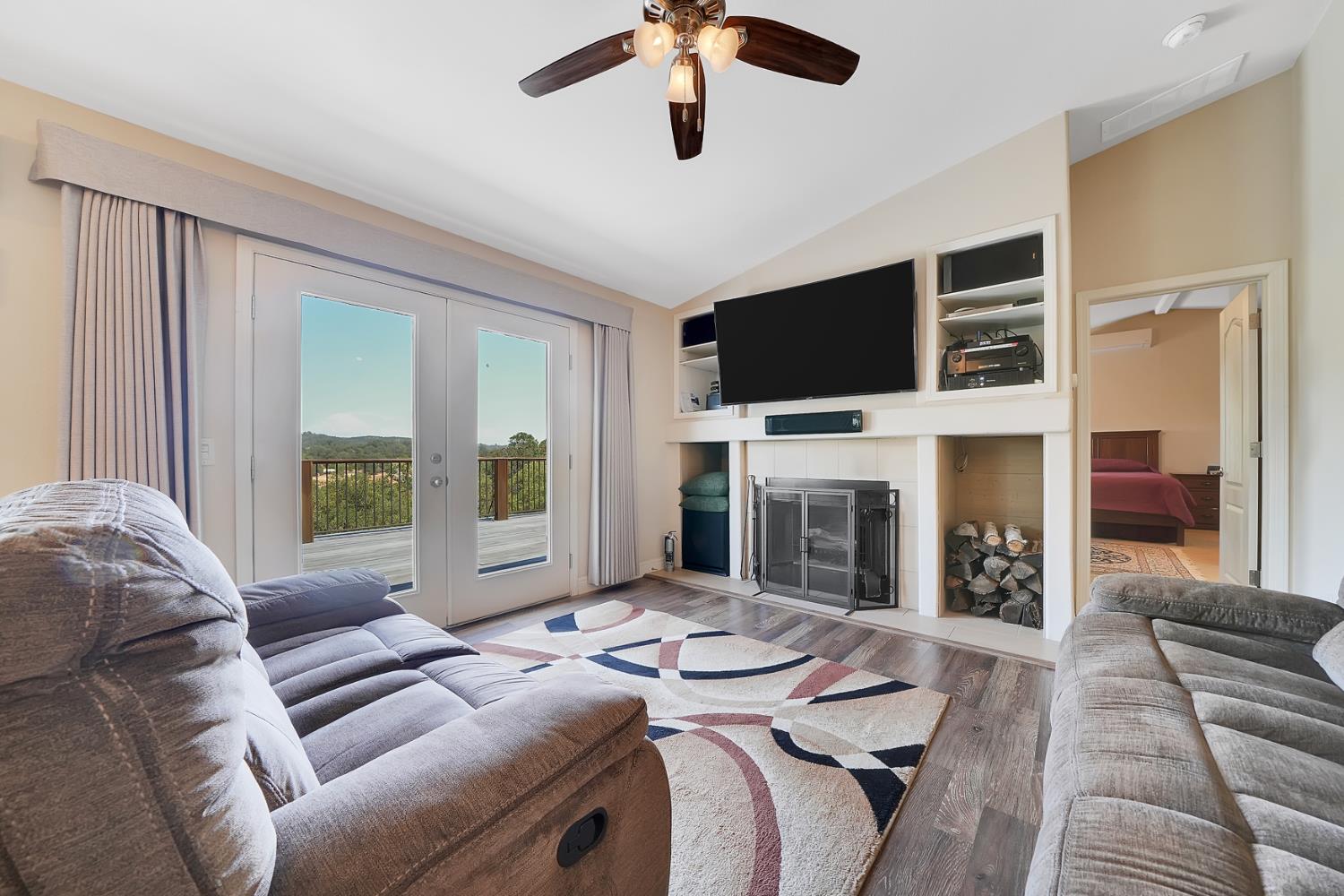 1436 Papoose Dr, Copperopolis, CA 95228