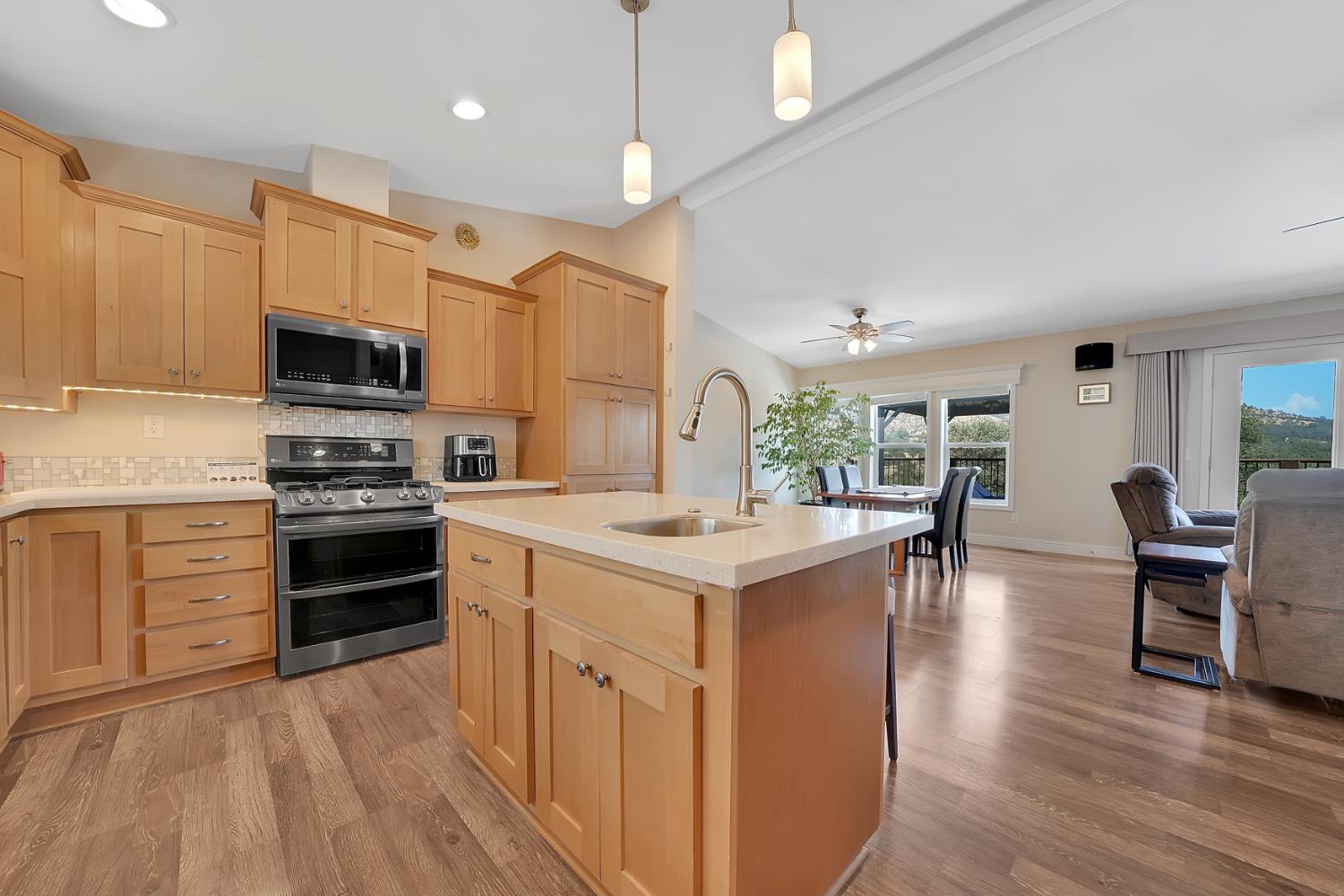 1436 Papoose Dr, Copperopolis, CA 95228