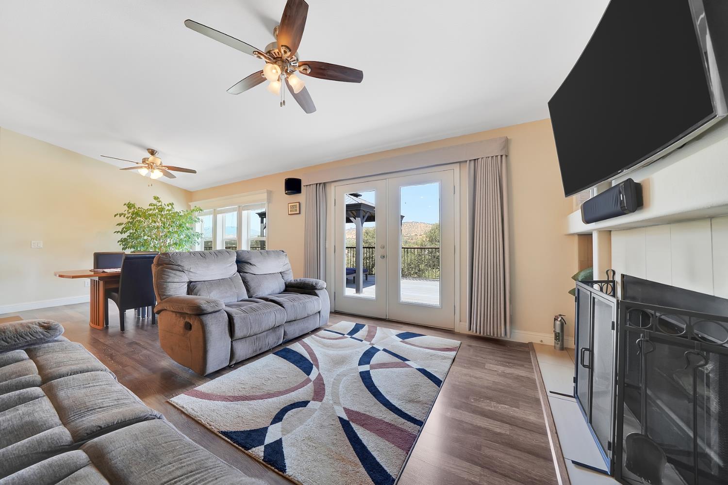 1436 Papoose Dr, Copperopolis, CA 95228