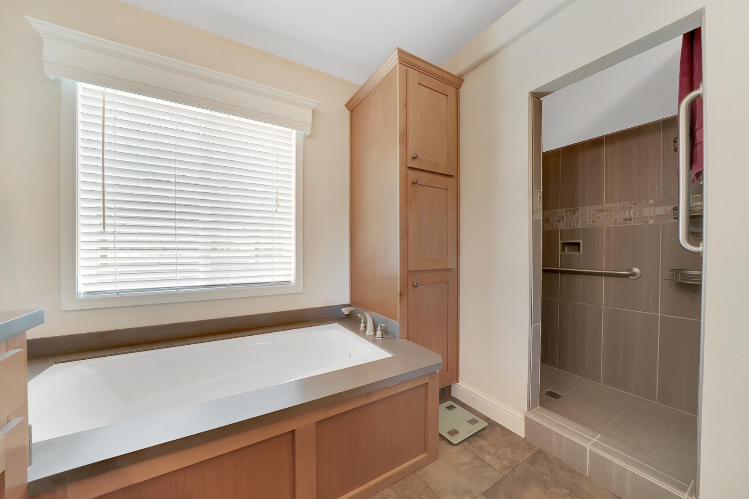 1436 Papoose Dr, Copperopolis, CA 95228