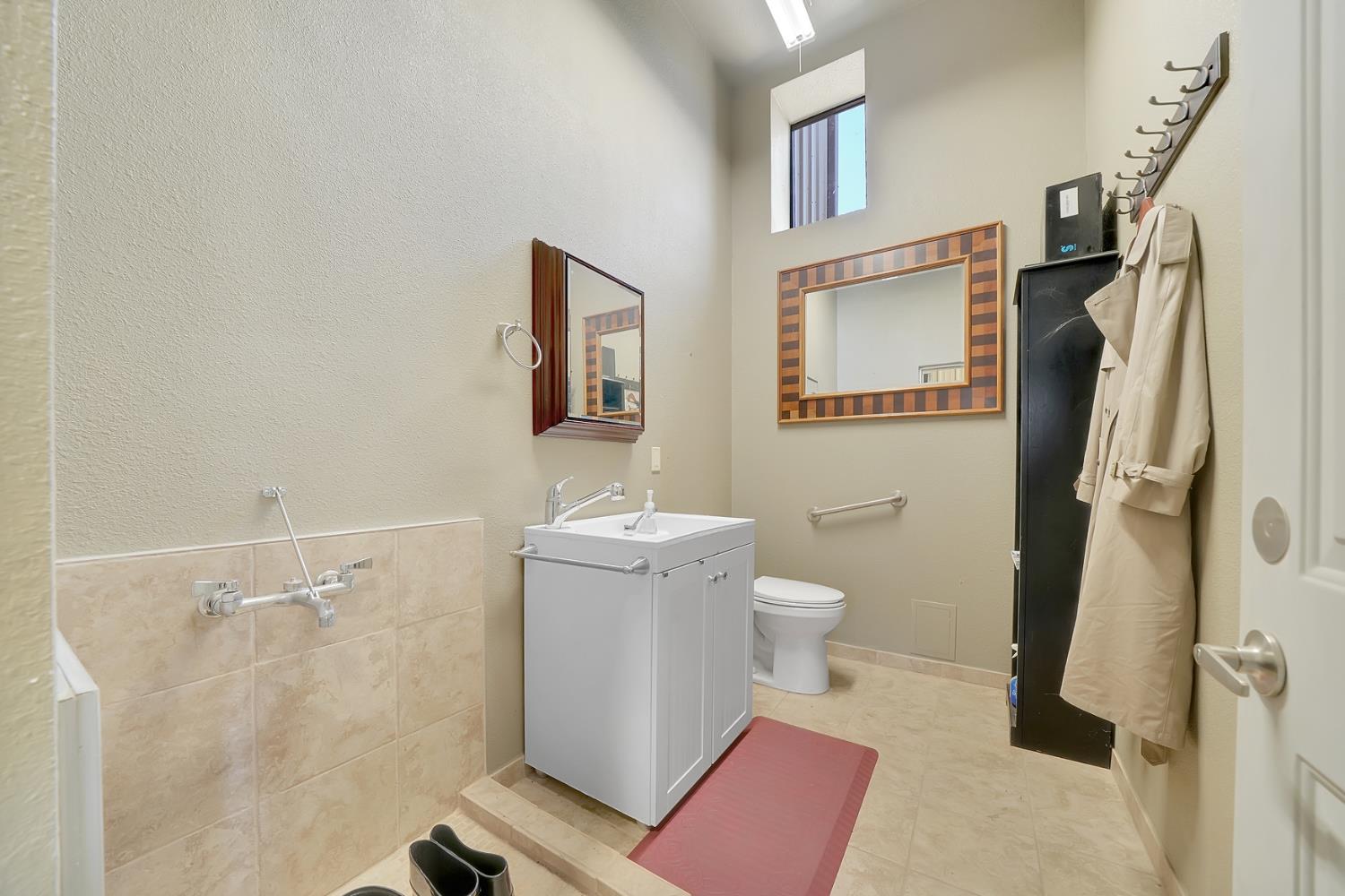 1436 Papoose Dr, Copperopolis, CA 95228