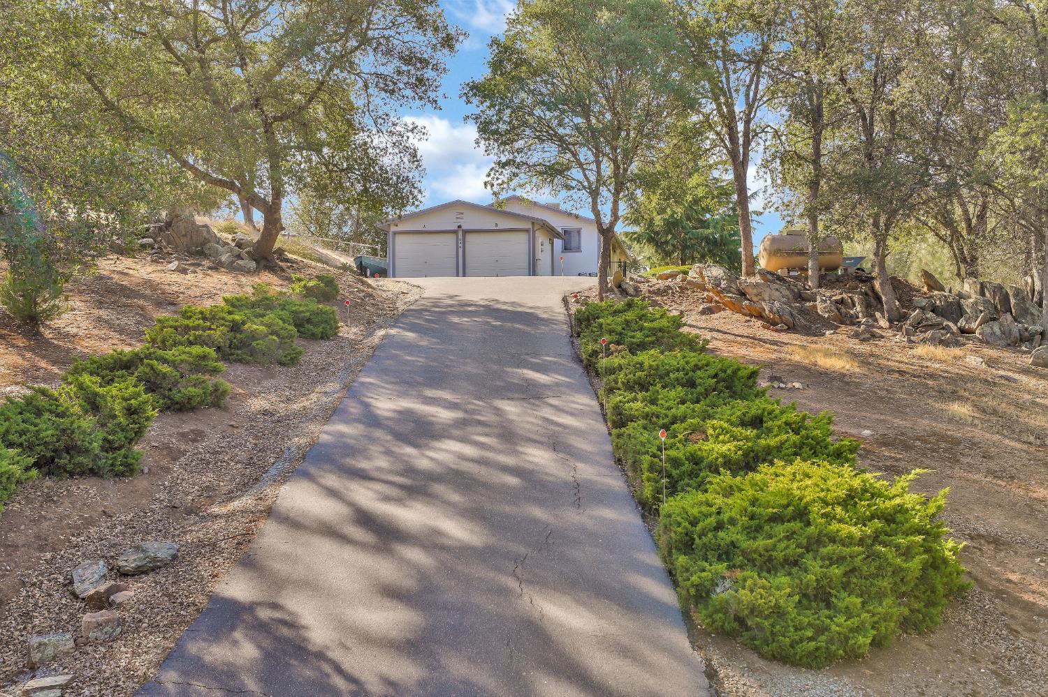 1048 Feather Ct, Copperopolis, CA 95228