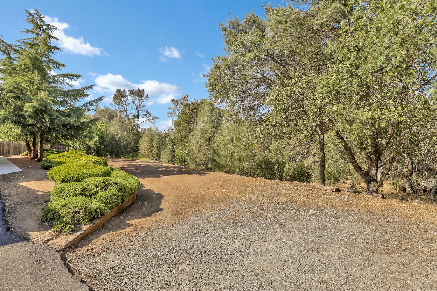 1048 Feather Ct, Copperopolis, CA 95228