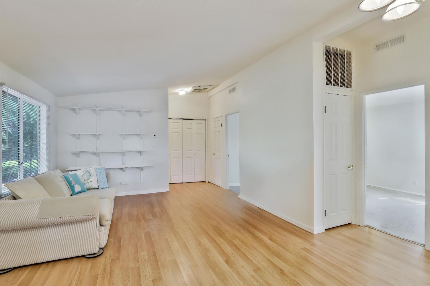 1048 Feather Ct, Copperopolis, CA 95228