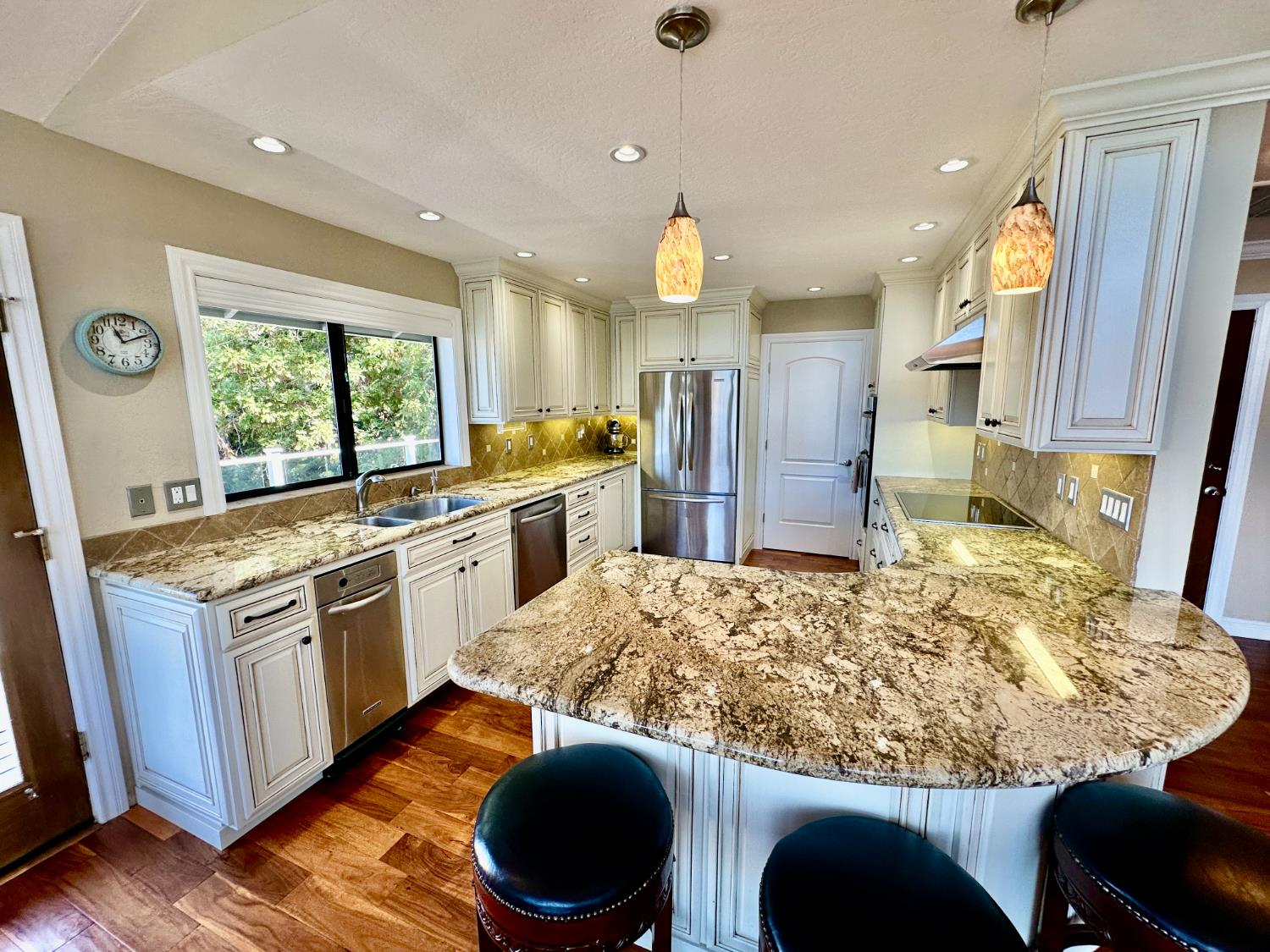 854 Poker Flat Rd, Copperopolis, CA 95228